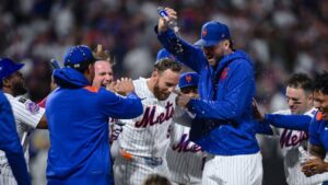 Mets blow late lead, but rally to beat Phillies on Brandon Nimmo's walk-off single