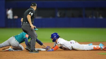 Mets' Francisco Alvarez returning to New York for MRI on thumb after exiting Sunday's win over Mariners