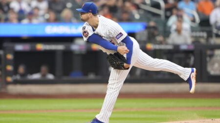 Mets' Carlos Mendoza defends decision to pull Clay Holmes after five innings against Guardians