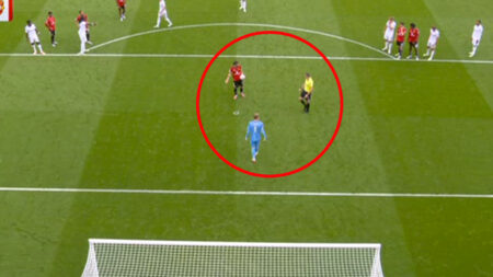 Man Utd fans convinced referee is to blame for Bruno Fernandes missing penalty as captain blasts horror effort over