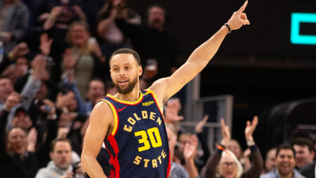 Watch Steph Curry amazingly knock down shot at Curry Camp – NBC Sports Bay Area & California