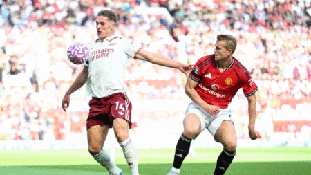Man Utd vs Arsenal LIVE SCORE: Calafiori header puts Gunners AHEAD with Red Devils pushing for equaliser – latest