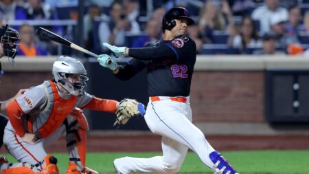 Mets rally to tie game late but fall to Giants in extra innings, 4-3