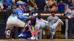Mets' Carlos Mendoza didn't consider pinch-running for Starling Marte on final play in loss to Brewers
