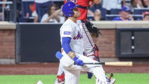Mets blow early six-run lead, allow 11 unanswered runs in loss to Braves