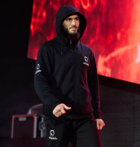 Artur Beterbiev Reveals Dmitry Bivol’s ‘Retreat’ Led to Trilogy Collapse