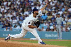 In a battle of 3,000K stars, Clayton Kershaw outduels Max Scherzer in Dodgers’ win