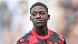 Kobbie Mainoo tells Man Utd he wants to leave club on loan before transfer deadline in bid to save World Cup spot
