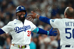 Dodgers end 4-game losing streak to jump back into first place vs. Padres