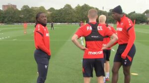 Spurs target Eberechi Eze awkwardly laughs live on Sky Sports News after overhearing reporter comment at Palace training
