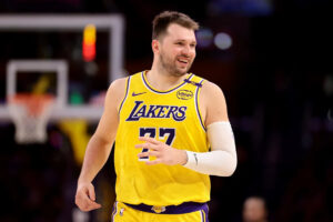 Luka Dončić agrees to 3-year, 5 million max extension with Lakers