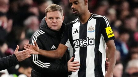 Eddie Howe ‘no update’ on Alexander Isak Liverpool transfer but says there’s still a way back for him at Newcastle