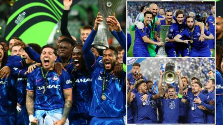 What award are Chelsea receiving ahead of the Champions League draw?
