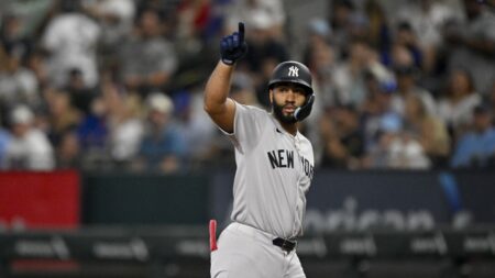 Yankees place Amed Rosario on 10-day injured list with shoulder sprain
