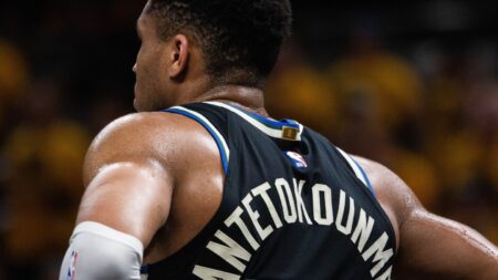 Milwaukee had no interest in talking Giannis Antetokounmpo trade with Rockets (or anyone)