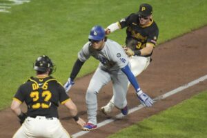 Inconsistency plagues Dodgers again in loss to Pirates