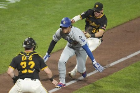 Inconsistency plagues Dodgers again in loss to Pirates