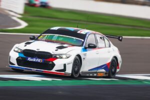 DeLeon beats Shedden to pole in qualifying thriller