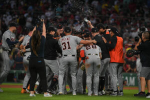 Tigers clinch playoff spot despite September free fall, AL Central race still neck-to-neck