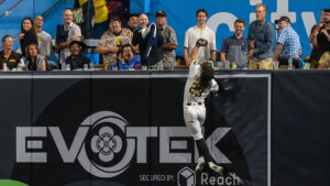 Fernando Tatis Jr. does it again, robs another HR with sensational leaping catch over right-field wall