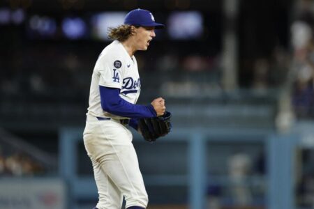 Hernández: Can starting pitching carry the Dodgers in October? Dave Roberts may not have a choice