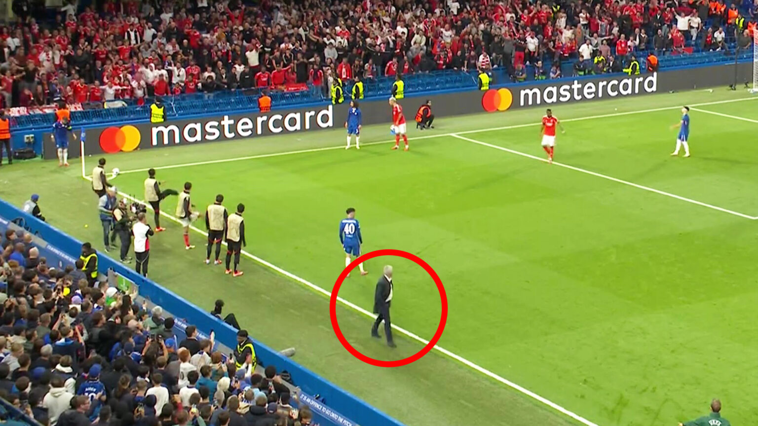 Jose Mourinho hailed for ‘class’ gesture after heading down touchline to rescue Chelsea star from fan abuse