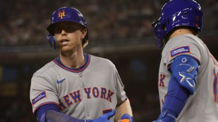 Mets' Brett Baty exits Friday's game vs. Marlins with apparent injury