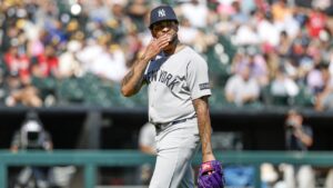 Yankees blow second half of Sunday's 3-2 loss at White Sox, waste chance to sweep lowly Chicago