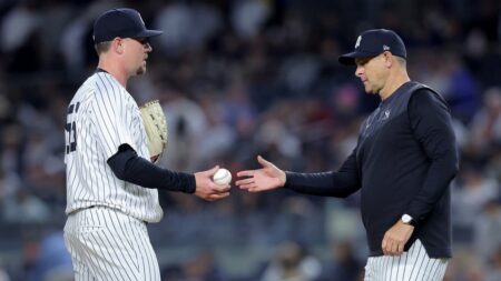 Yankees' bullpen implodes in 12-2 loss to Tigers
