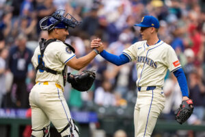 Mariners alone atop AL West with 11-2 win over Angels, Astros’ 8-2 loss to Braves