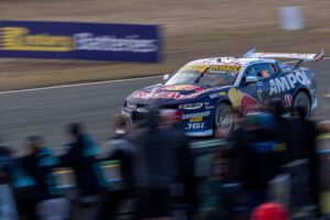 Feeney pips Hill to yet another pole