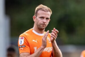 Former Premier League star, 35, announces retirement and immediately takes up shock new job