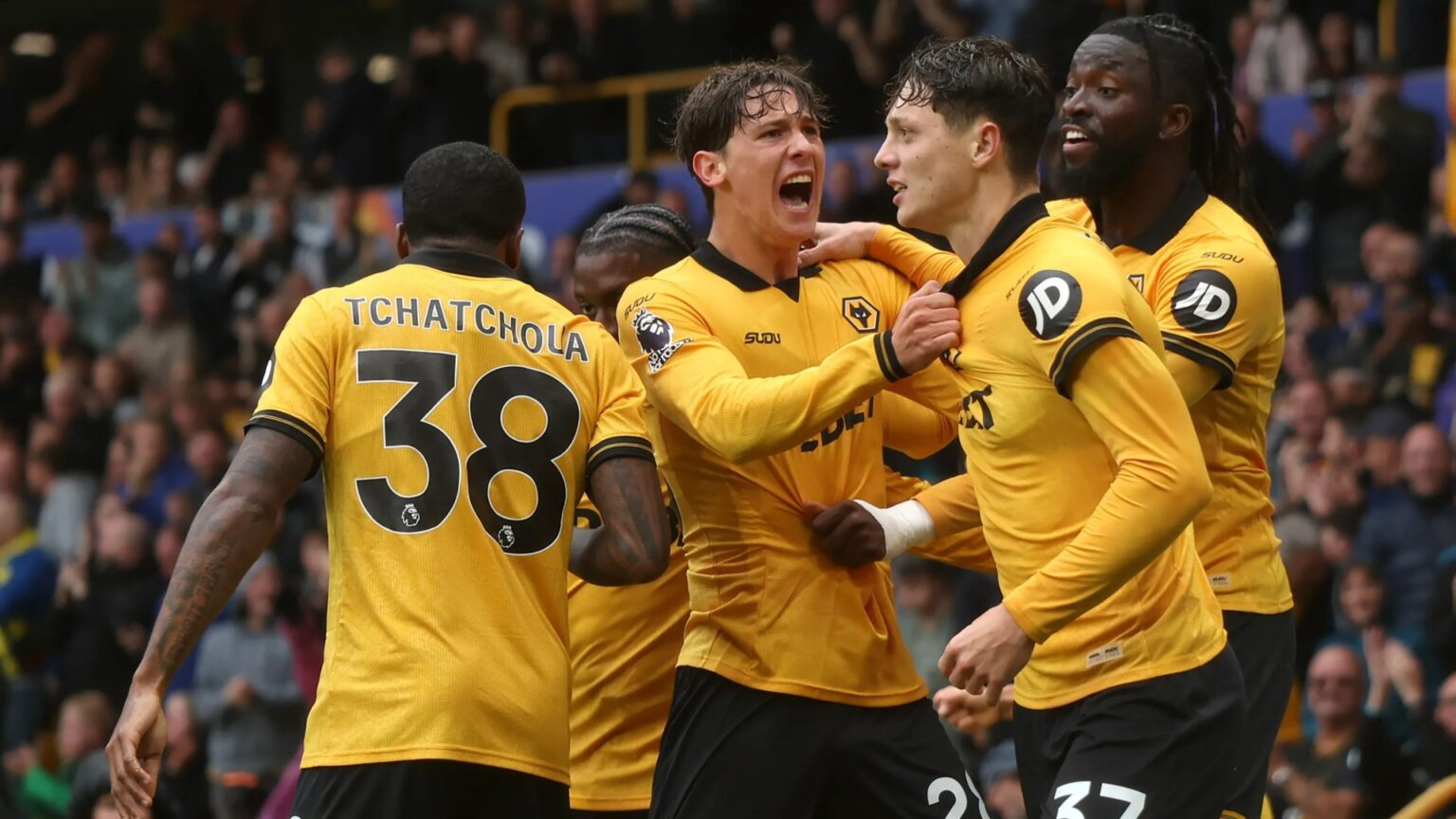 Wolves vs Leeds LIVE SCORE: Vitor Pereira’s side welcome newly-promoted Leeds sitting bottom of Premier League – latest