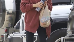 Tennis icon Anna Kournikova, 44, seen for the first time since announcing pregnancy following health scare