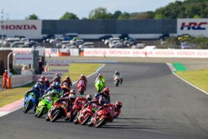 Bagnaia dominates sprint, Marquez closes in on title