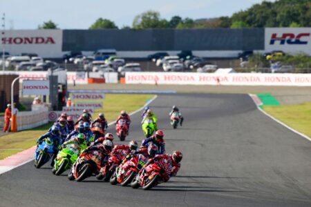 Bagnaia dominates sprint, Marquez closes in on title