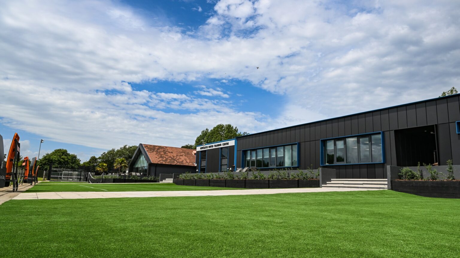 Premier League star’s rep forced to sprint through training ground to rescue transfer 30 SECONDS before window shut