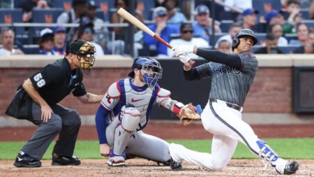 Glaring mistakes add up to deflating Mets loss as season slips away