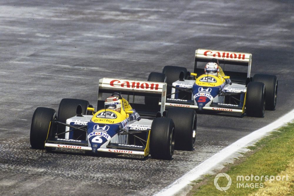 Nelson Piquet, Williams FW11B Honda, leads Nigel Mansell, Williams FW11B 