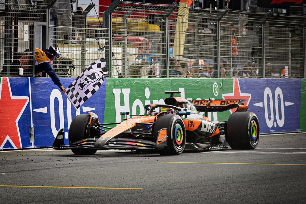 Race winner Oscar Piastri, McLaren