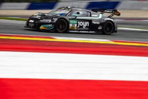 Feller takes surprise win, Auer reclaims points lead
