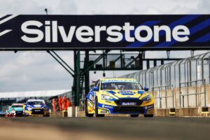 Osborne takes maiden win as Sutton trims Ingram’s points lead