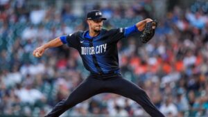 Braves sign veteran Charlie Morton, a day after the right-handed pitcher was released by Tigers