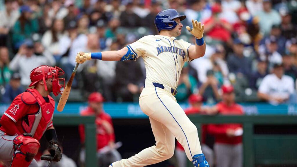 Cal Raleigh matches Mantle, M’s beat Angels, take sole possession of AL West lead with 9th win in row