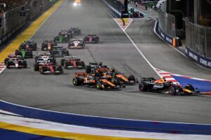 Norris denies “aggressive” move on Piastri in F1 Singapore GP start