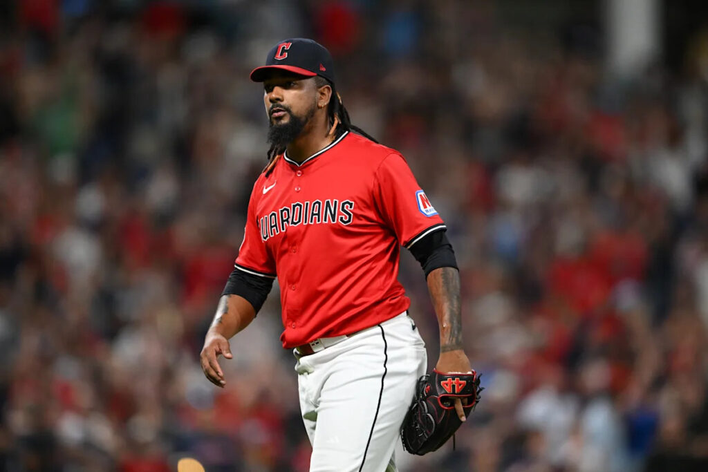 Guardians Luis Ortiz, Emmanuel Clase reportedly banned from Dominican winter ball league amid MLB gambling probe