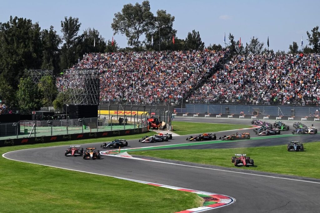 Russell blasts “lawnmower racing” at Mexico GP start
