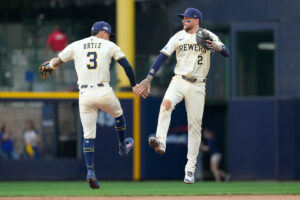 NLDS Game 1: Brewers’ offense overwhelms Cubs in 9-3 win; Jackson Churio exits with hamstring injury