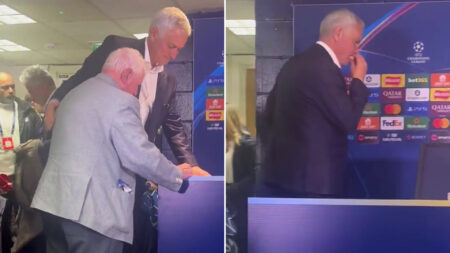 Heartwarming moment Jose Mourinho is given cookie in repeat of old Chelsea tradition as fans say ‘that’s so cute’