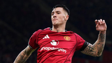 Man Utd release statement as Benjamin Sesko seeks out fan after reaction to Old Trafford goal
